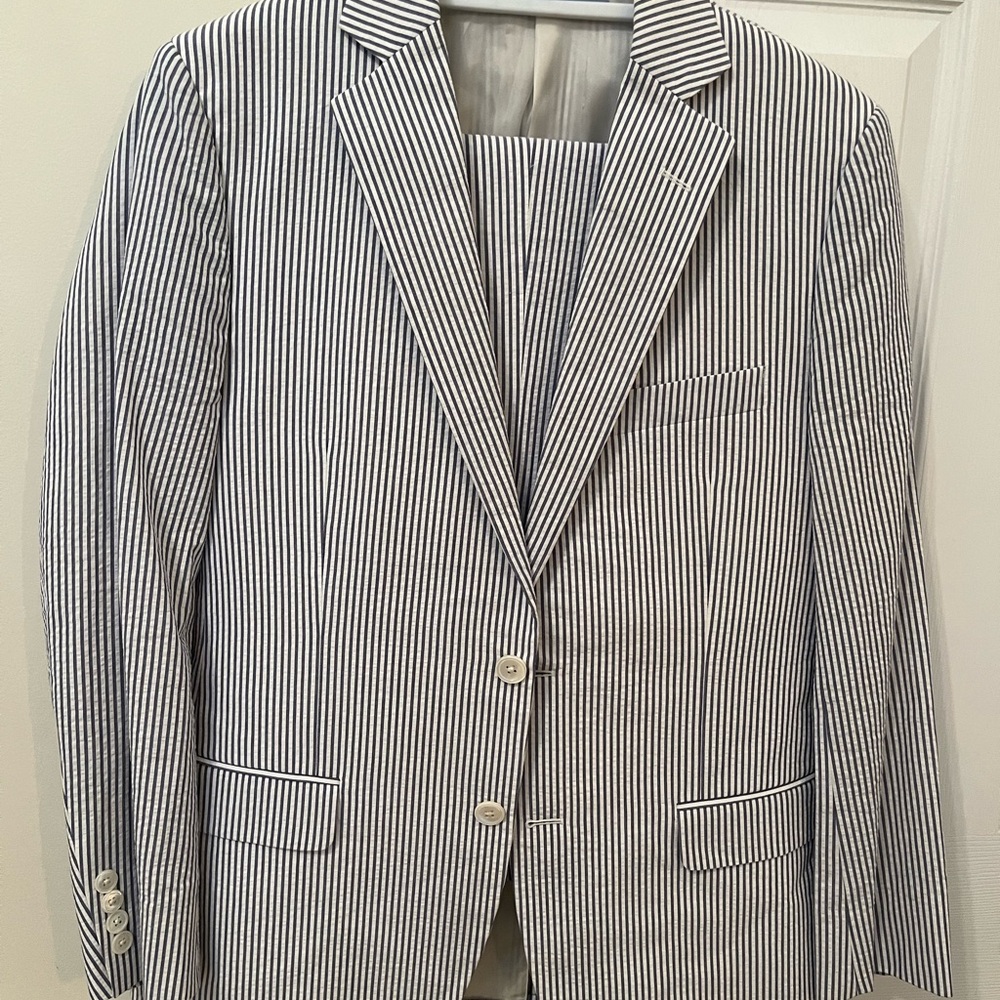 Brooks Brothers Blue and White Seersucker Suit Set *altered pants* 38S/W32